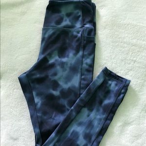 Danskin blue tie dye leggings with side pockets, women’s medium.
